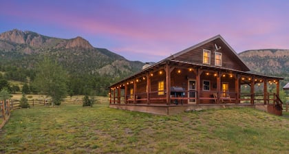 Mountain Modern Cabin - 25 Mins to Wolf Creek Ski Area - Dogs Welcome!