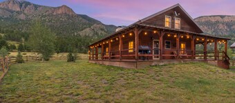 Mountain Modern Cabin - 25 Mins to Wolf Creek Ski Area - Dogs Welcome!