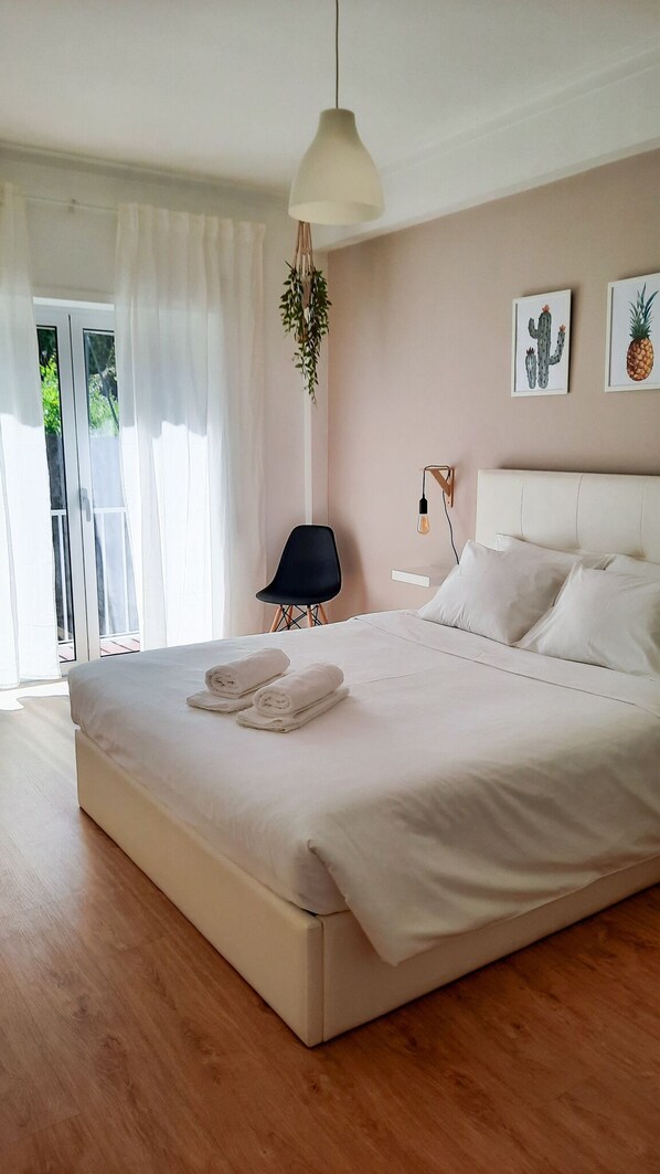 2 bedrooms, iron/ironing board, free WiFi, bed sheets