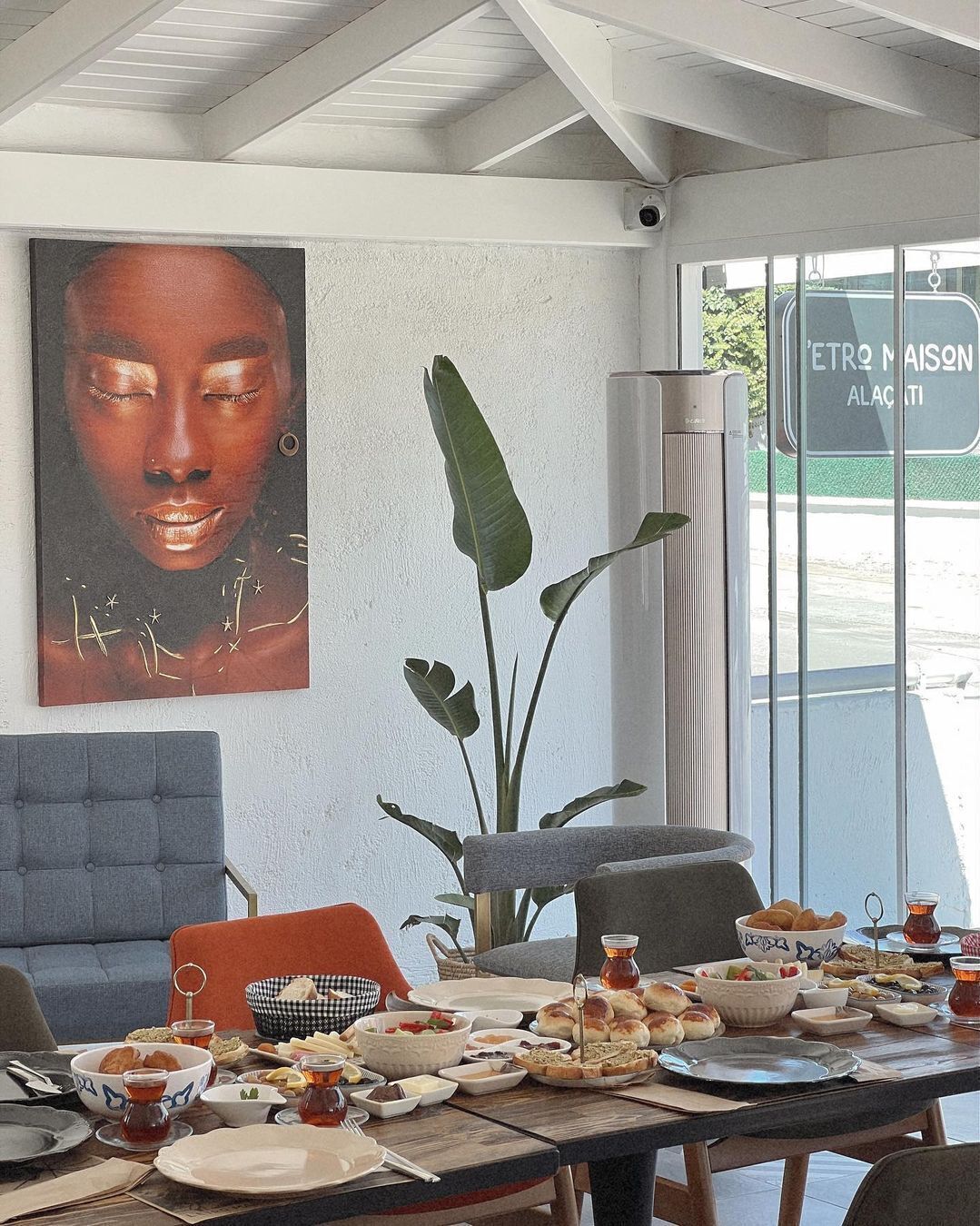 Free daily local cuisine breakfast