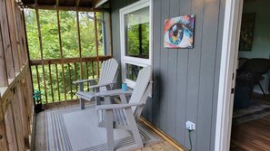 Property grounds - It`s all new at Village Sunset, sweet little hidea (Blowing Rock)
