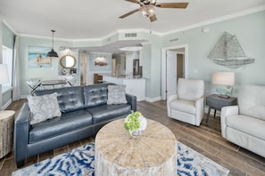 Smart TV - Luxury Beachside Condo| 3BR/3BA | Kings Beds (Panama City Beach)