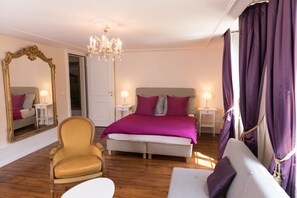 皇家双人房 | 高档床上用品、加厚床垫、特色装修、特色家居