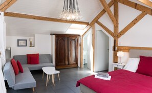 Deluxe Double Room | Premium bedding, pillowtop beds, individually decorated - WONDERLANDSCAPE (Le Grand-Saconnex)