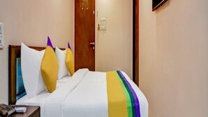 Standard Double Room | WiFi (free) - We Stay-Andheri East (Mumbai)
