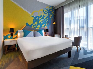 Premium bedding, in-room safe, desk, laptop workspace