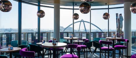 2 bars/lounges, sports bar, rooftop bar