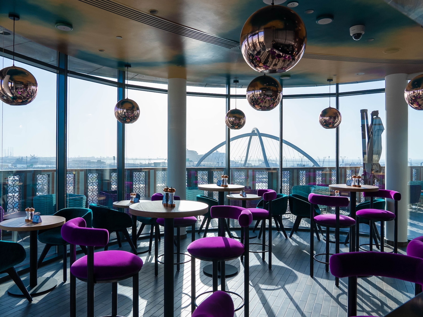 2 bars/lounges, sports bar, rooftop bar