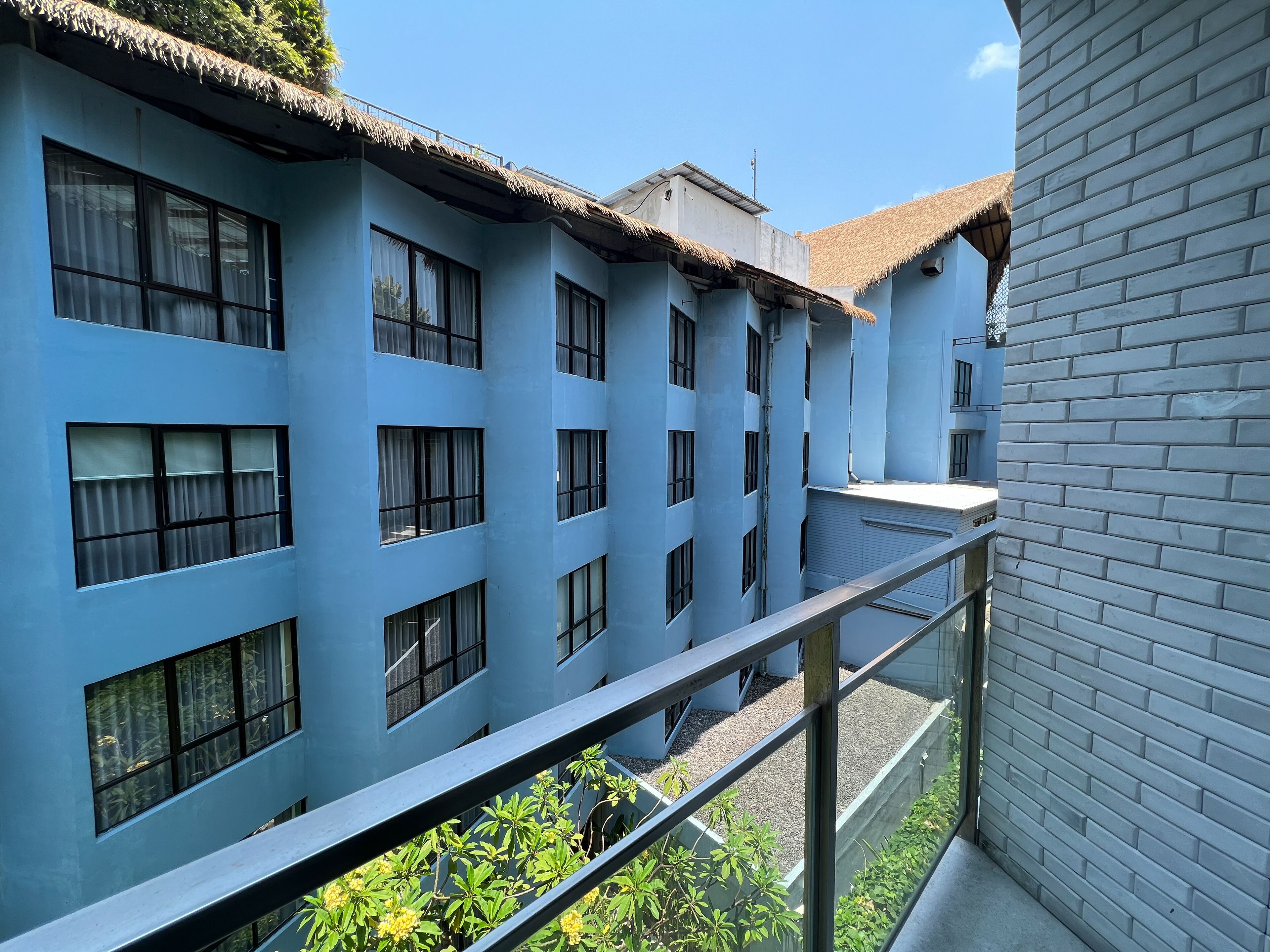 comfort room, 2 single beds, balcony | balcony view