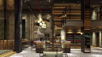 2 bars/lounges