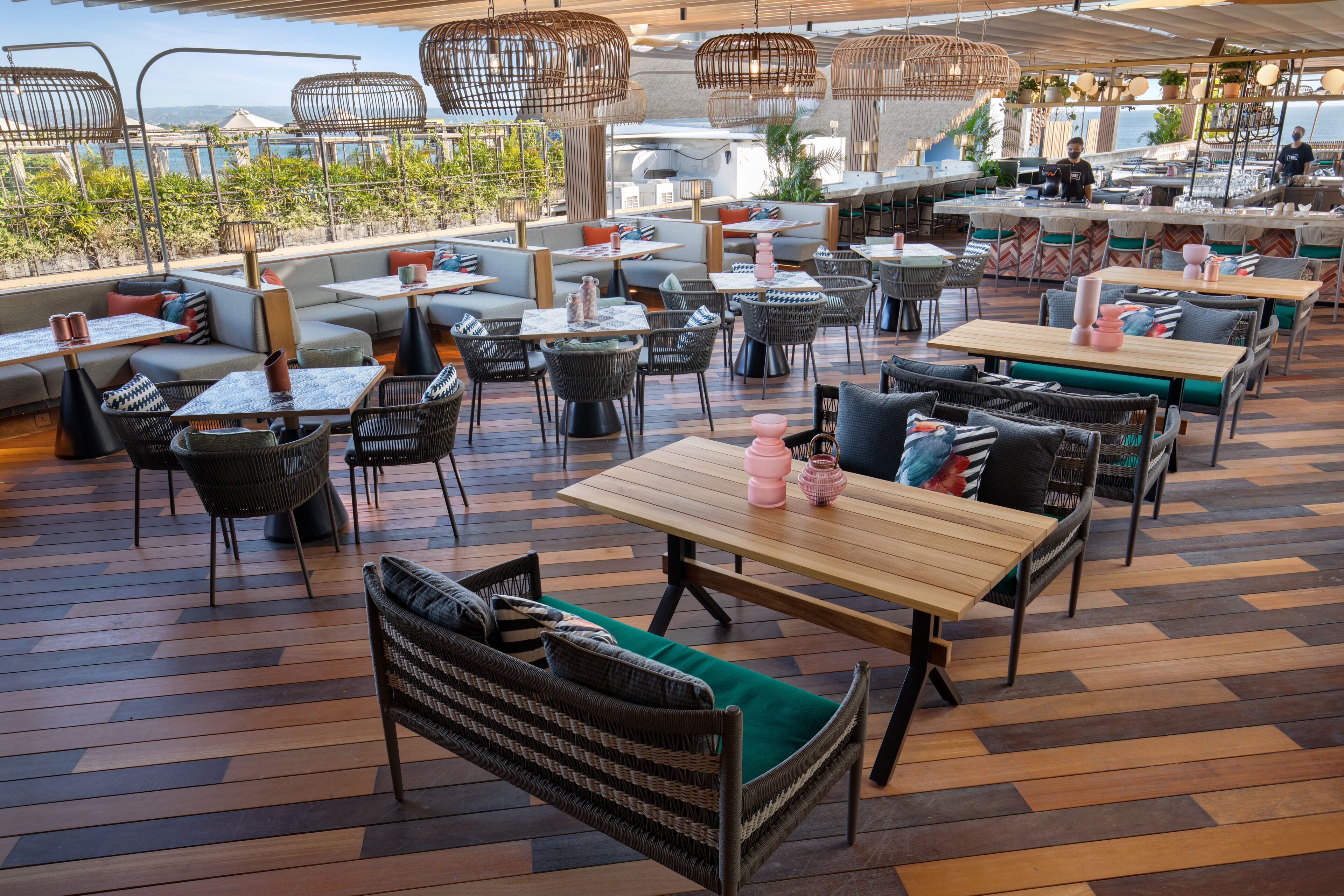 每日供应自助式早餐（每人 IDR 150000）