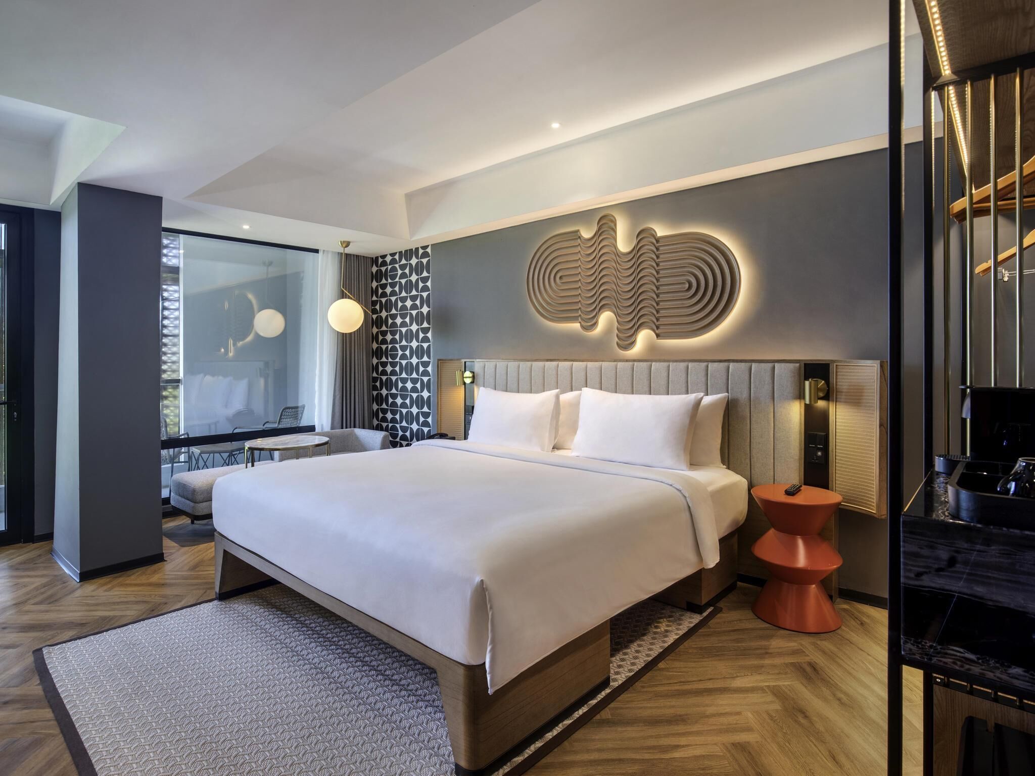 Comfort Suite, 1 King Bed, Ocean View (TRIBE) | Minibar, in-room safe, blackout drapes, soundproofing