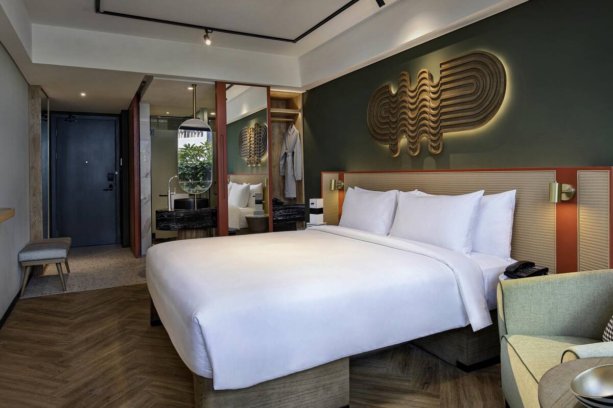 Minibar, in-room safe, blackout drapes, soundproofing