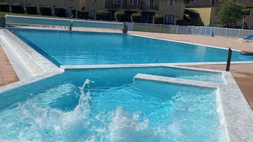 Piscine extérieure, piscine chauffée