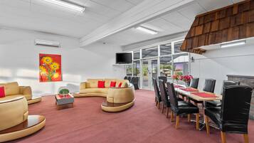 30-inch flat-screen TV with digital channels, TV