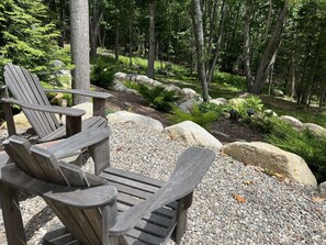 Property grounds - Cozy cabin close to Acadia NP in Mid-Coast Maine! New Sauna! - Cabin #2 Maple (Stockton Springs)