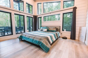 3 عدّة غرف نوم ومكواة/لوح كي وواي فاي مجانًا وملاءات أسرّة