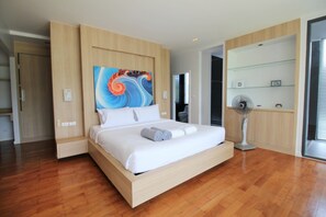 2 bedrooms, in-room safe, iron/ironing board, free WiFi
