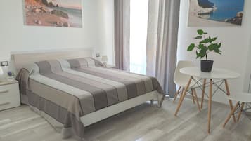 1 chambre, bureau, Wi-Fi, draps fournis