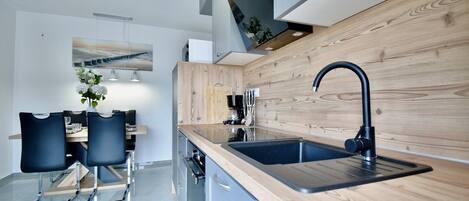 Fridge, microwave, oven, stovetop