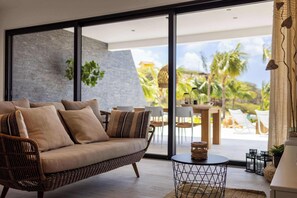 Televisión y oficina 