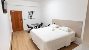 Camera Deluxe | Biancheria da letto di alta qualità, minibar, una cassaforte in camera