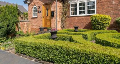 Beautiful Country Cottage for up to 8 people