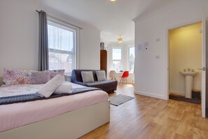 1 bedroom, WiFi - Lovely Studio Near Beach & Town Centre (Bournemouth)