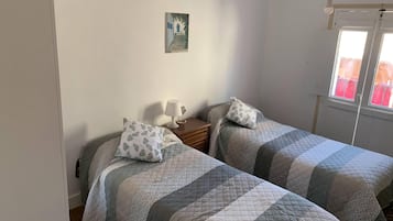 4 slaapkamers, een strijkplank/strijkijzer, gratis wifi, beddengoed