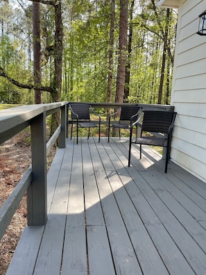 Terrace/patio - Cozy cottage quiet and secluded but close to everything. (Seneca)