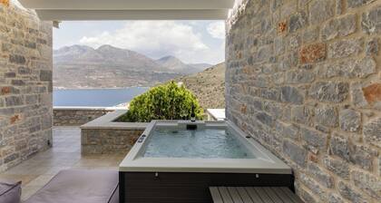 Trapela Limeni Luxury Suites