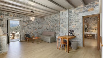 Suíte grand, banheira de imersão, vista para o mar | 1 quarto, cofres nos quartos, escrivaninha, quartos à prova de som