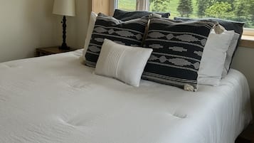3 bedrooms, iron/ironing board, travel cot, free WiFi