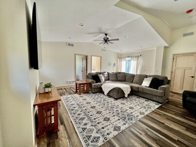 Private Ridge top Cabin/House