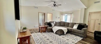 Private Ridge top Cabin/House