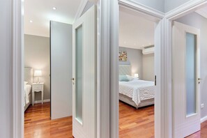 3 habitaciones, tabla de planchar con plancha, wifi y ropa de cama 