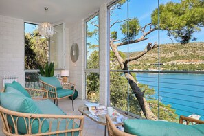 صورة غير مصنفة، 3 من 52، زرّ