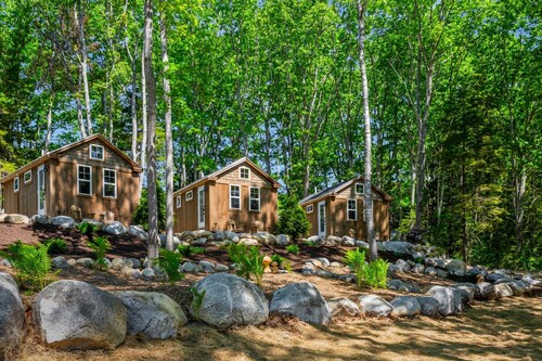 Coastal Maine Getaway in the woods with Sauna - Hour from Acadia - Cabin #4 Oak