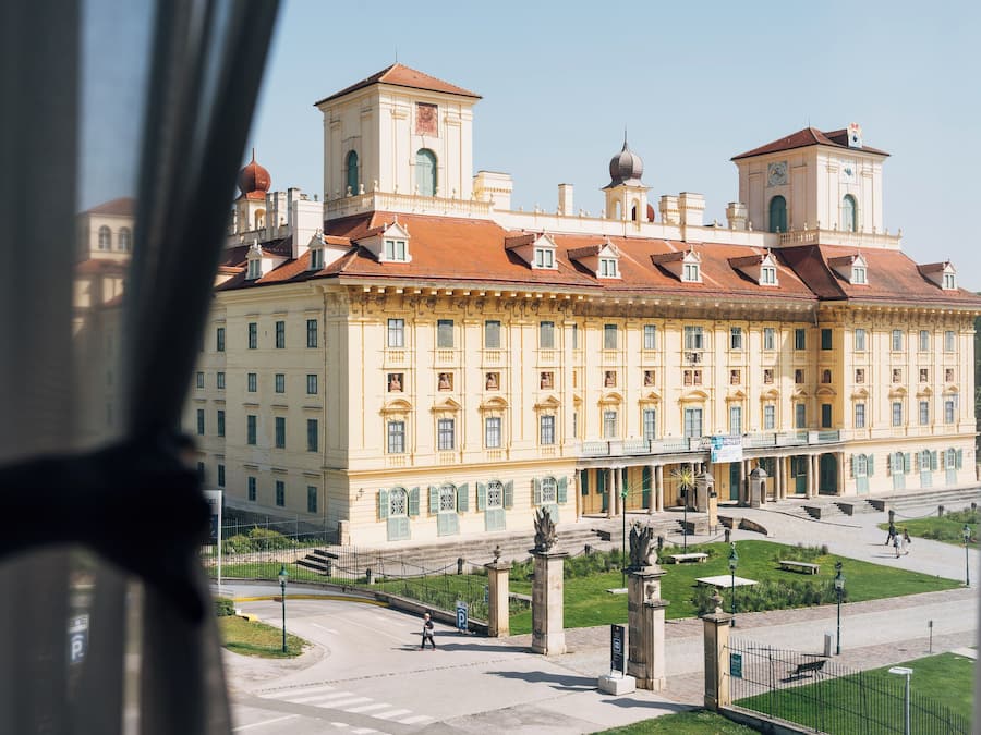 Suíte (castle view) | Roupas de cama antialérgicas, cofres nos quartos, escrivaninha