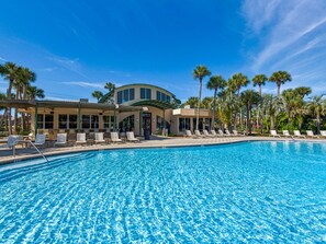 A heated pool - Gated Community, Open Floor Plan, Private Screened Pool (Destin)