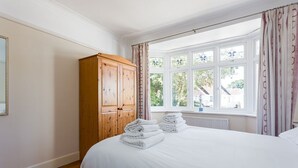 Unclassified image, 5 of 17, button - Woodstock (Poole)