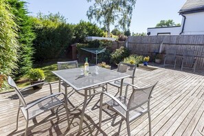 Cottage | Balcony - Woodstock (Poole)