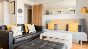 Cottage | Interior - Honeybee (Poole)