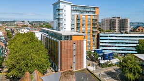 Exterior - Honeybee (Poole)