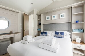 Cottage | 2 bedrooms - Summer by the Harbour (Poole)