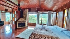 Habitación Deluxe doble, 1 habitación, vistas a la montaña, junto a la montaña | Ropa de cama de alta calidad y minibar