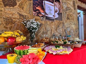 Tägliches inbegriffenes nach Wunsch zubereitetes Frühstück