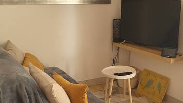 2 slaapkamers, een strijkplank/strijkijzer, gratis wifi, beddengoed