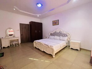 Casa | 3 dormitoris, planxa i posts de planxar, wifi gratuïta i roba de llit 