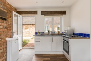 Interior - The Lambs' Pen (Wimborne)